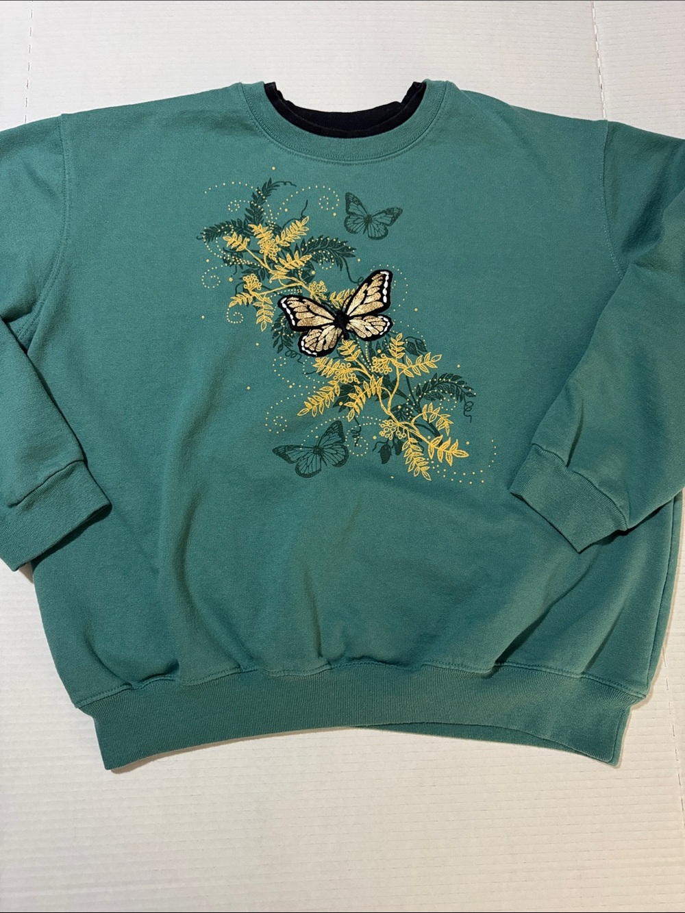 Green Butterfly Embroidered Crewneck Sweatshirt 112